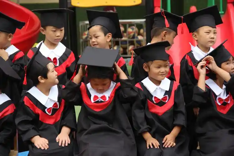 西网幼儿园大班毕业照——属于你们的毕业季