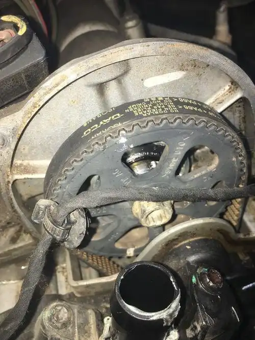 大众朗逸后后凸轮轴油封一直会漏油,更换3次了还是_大众_朗逸_汽车