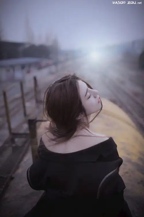 唯美长发成熟性感美女背部,高清图片,手机壁纸