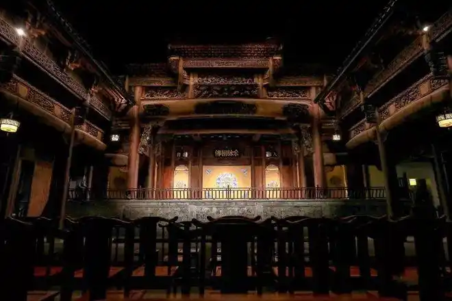 瑜音阁古戏楼开张助力京剧经典演绎