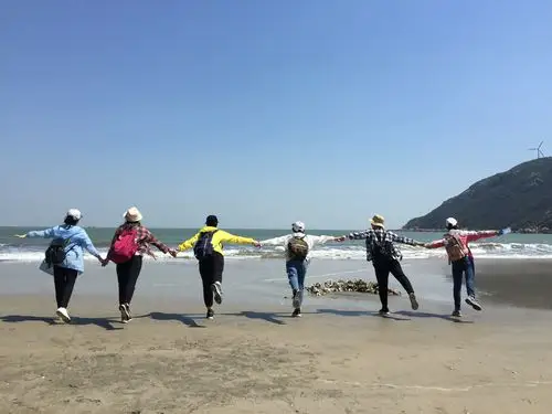 一个人会走得很快但一群人会走得更远