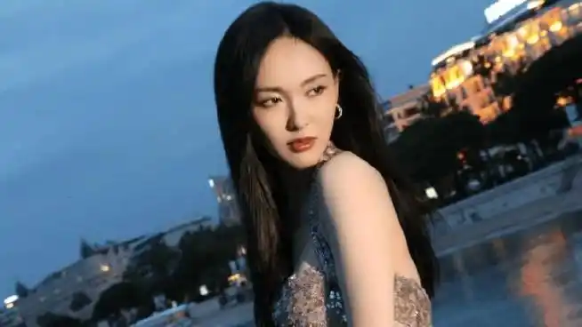 这次给唐嫣工作室打100分 高质量营业照