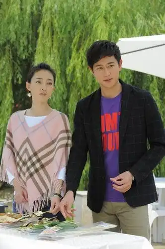 《剩女》剧照曝光 陈键锋王丽坤婚纱照甜蜜