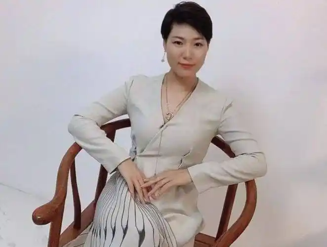 杨依崡丨懂人性的女人是怎么说话的_对方_调整_语言