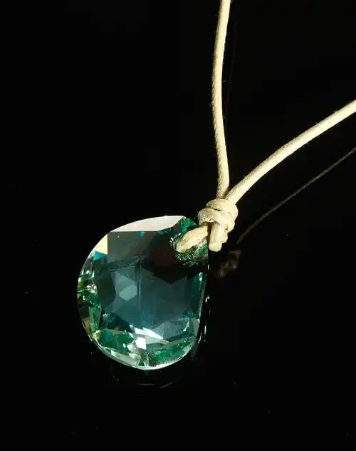 施华洛世奇swarovski春夏橄榄绿大号情人泪项链