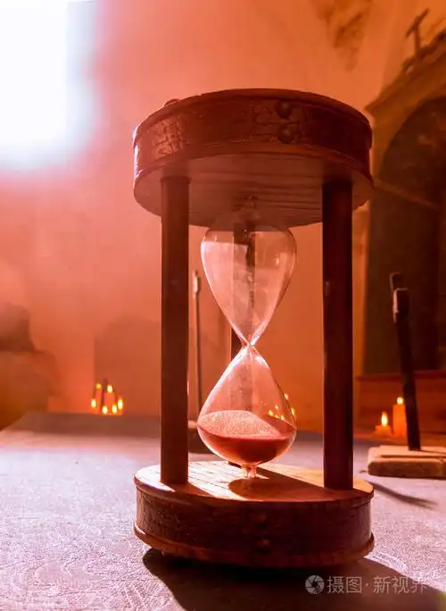 从一个沙漏看时间流逝