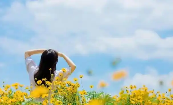 女人到了中年,最好别用这几种方式发朋友圈