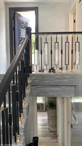 农村自建房楼梯扶手 轻奢楼梯扶手定制