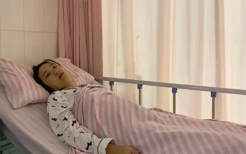 生个孩子太恐怖了,大出血紧急住院,女人就是这么遭罪