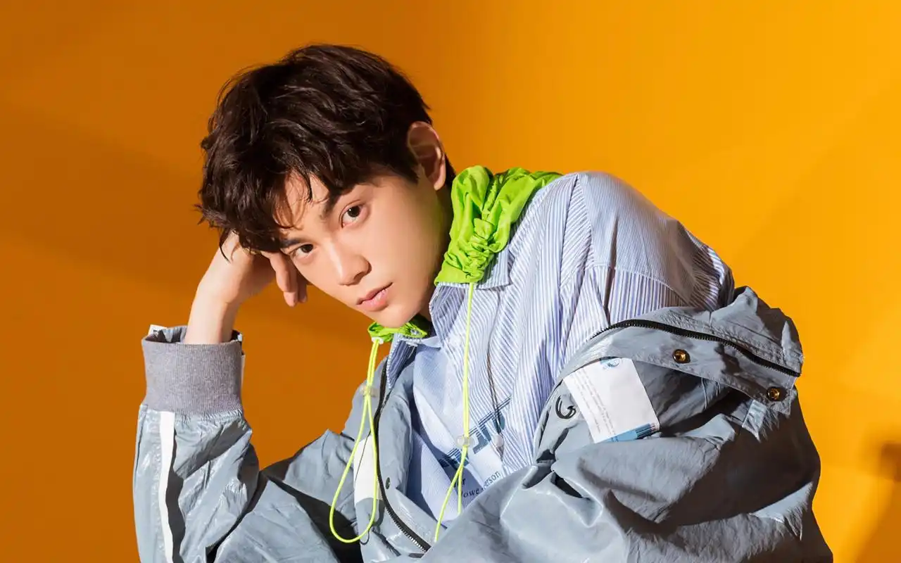 简单帅气丁禹兮壁纸_人气偶像丁禹兮