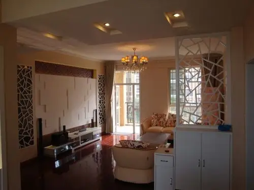 现代田园风格客厅三室一厅装修设计图