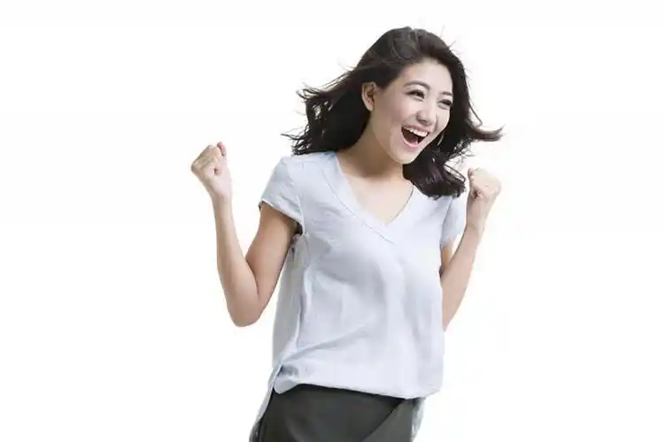 人,成年人,一个人,笑,微笑,露齿笑,横图,留白,正面,快乐,兴奋,幸福