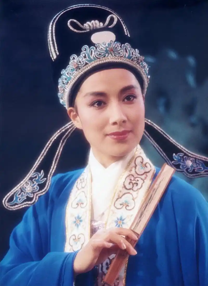 (茅威涛剧照)同年,《名人传记》杂志刊登了一篇啼笑皆非的文章.