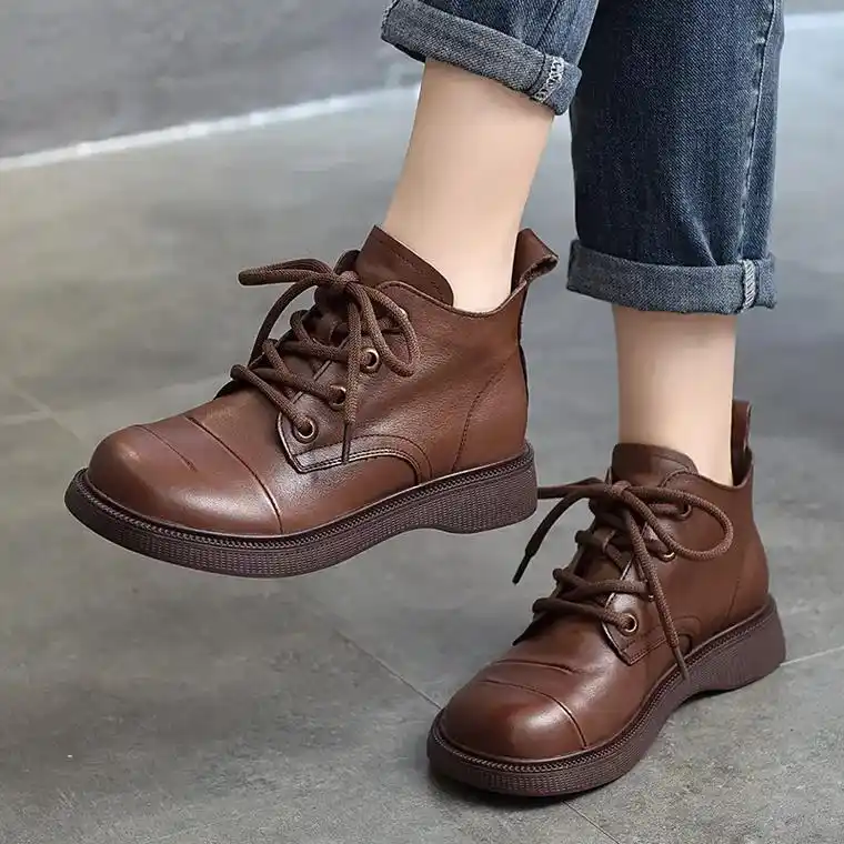 大圆头系带短靴女头层牛皮复古风平跟软皮靴子秋冬新款皮鞋786 - 抖音