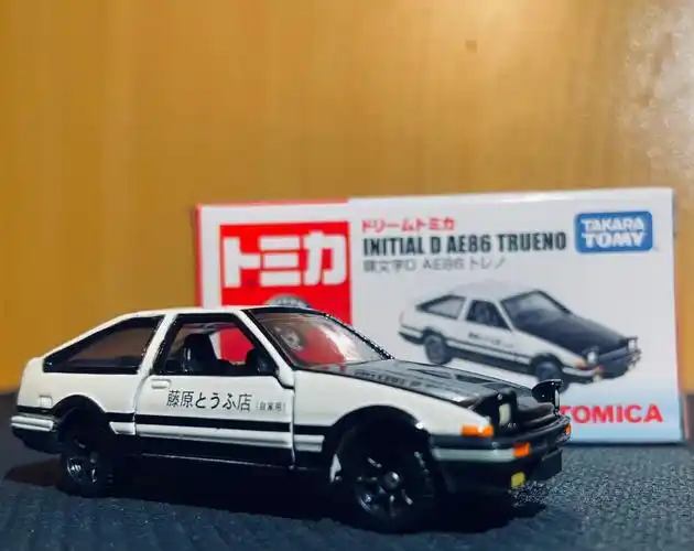 "小伙子你开什么车""ae86啊"#多美卡  #车模