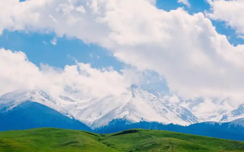 秀丽草原风景唯美高清桌面壁纸