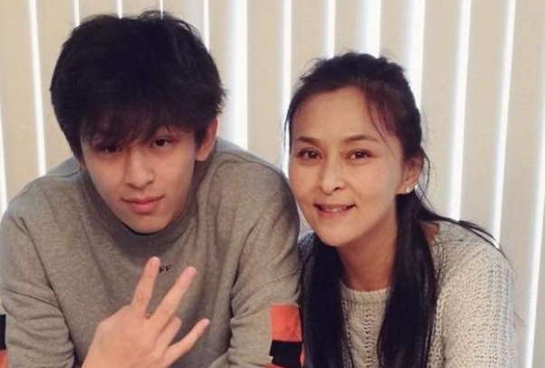 何音捧红丈夫花了13年,却惨遭抛弃,今"报复"手段太解气!