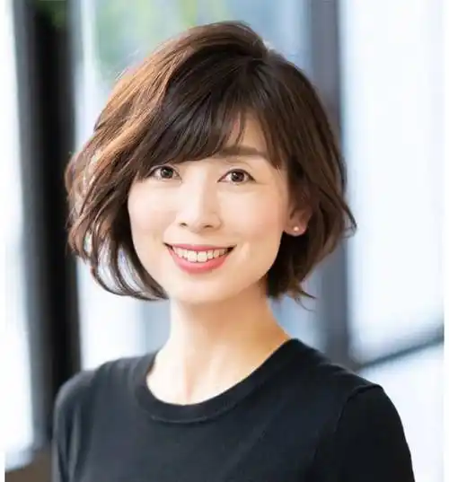 岁女人的头发"宜短不宜长",不信看这4款短发烫,洋气又减龄_女性_发型