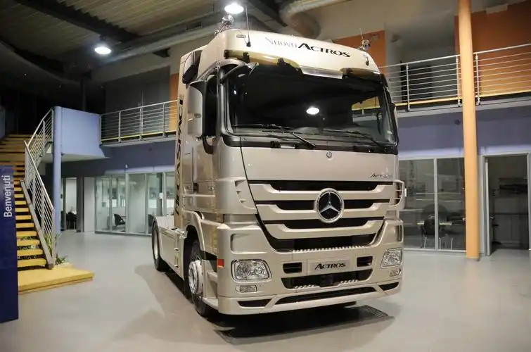 奔驰actros 卡车