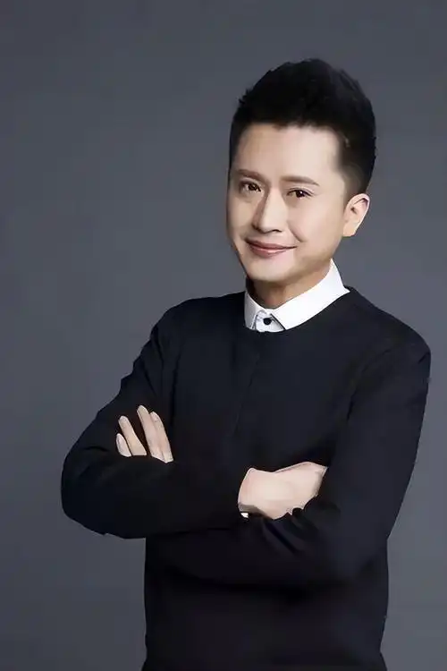 杨帆个人资料简介及 老婆 妻子(主持人杨帆:娶青梅竹马的妻子)