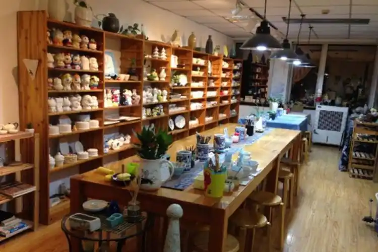 儿童手工体验馆加盟优势儿童手工体验馆加盟,总部是一家集陶器艺术品