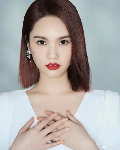 杨丞琳写真大片曝光短发造型又美又飒