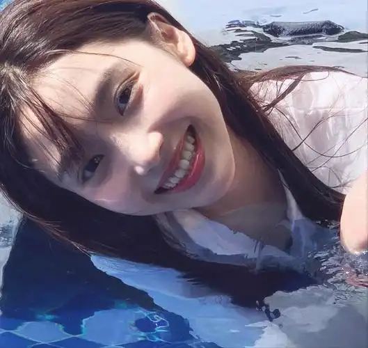 王思聪评论网红半藏森林泳装照获58万赞,她的穿搭直男都超喜欢