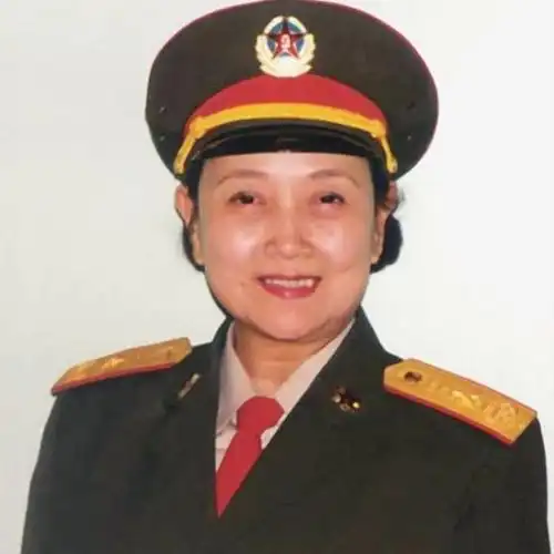 89岁王心刚近照,与患病妻子恩爱60年,儿女已是亿万富翁|演员|话剧