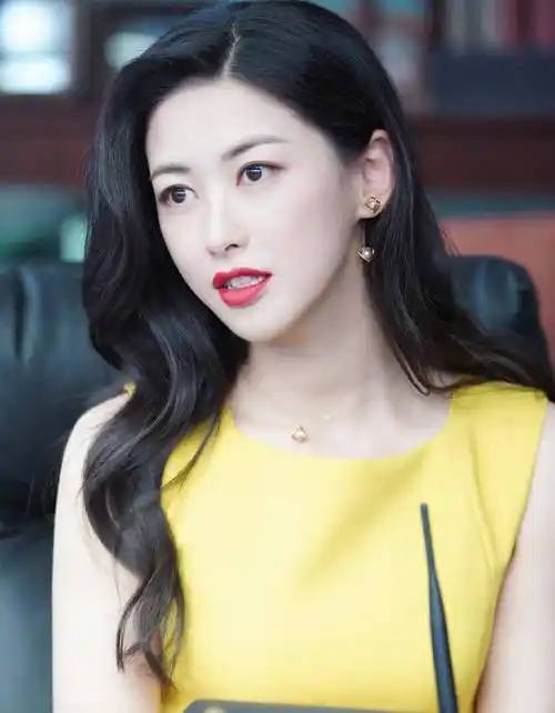 原创朱珠的气质3进阶从中性到欧式再到华丽浪漫时尚万种的她最美