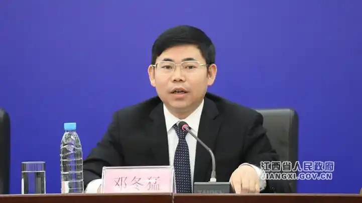 兴国县人民政府副县长邓冬猛(文颖 摄)邓冬猛:兴国是全国闻名的将军县