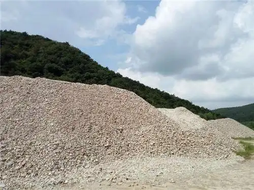 大量出售石英石原矿