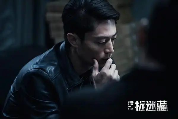 电影《捉迷藏》由刘杰执导,霍建华,秦海璐和万茜领衔主演,春夏特别