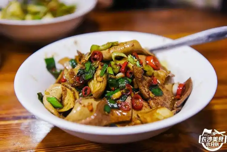 一碗老长沙的盖码饭"接地气","有锅气"!