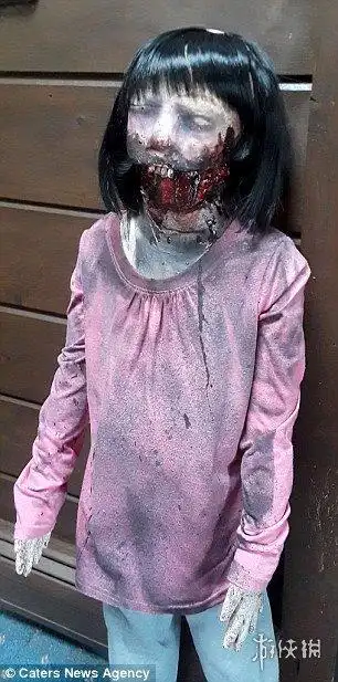 让人惊掉下巴!美国19岁女性要和萝莉丧尸娃娃结婚