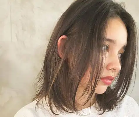 头大女孩都在想留什么发型显脸小 女孩子大脸大头需要发型拯救一下