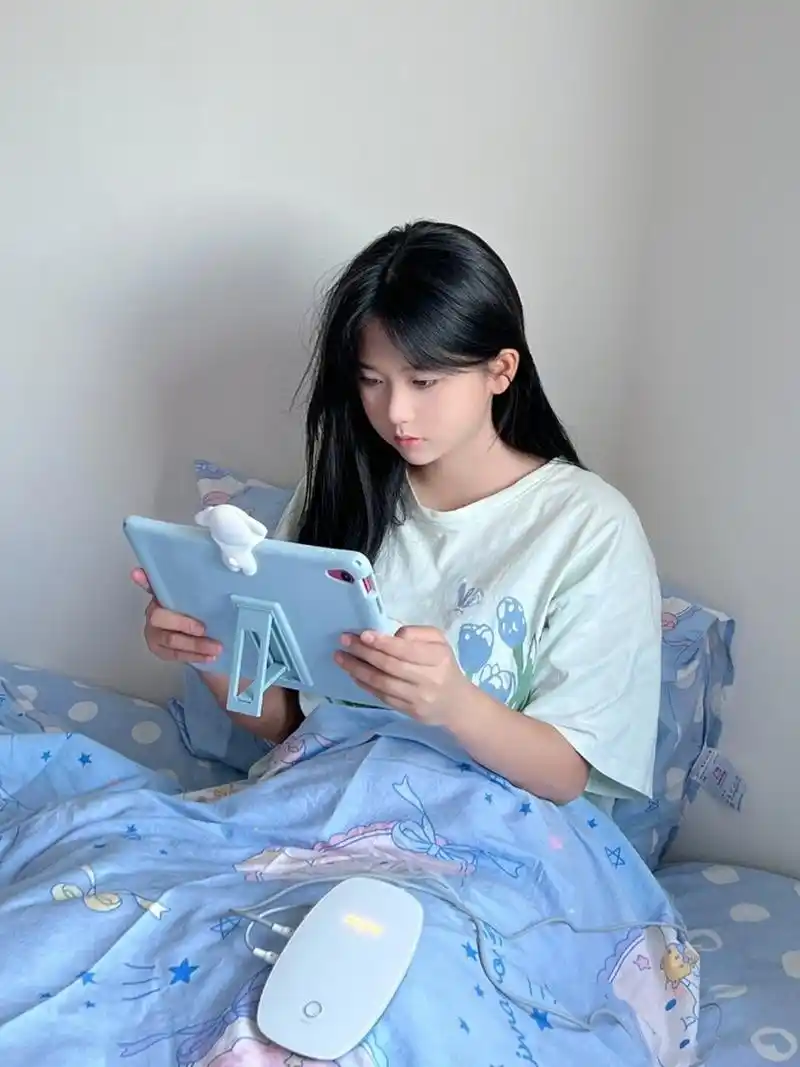 早熟的果实:00后毕业生的婚姻与生育抉择  我出生于2002年,而我的伴侣