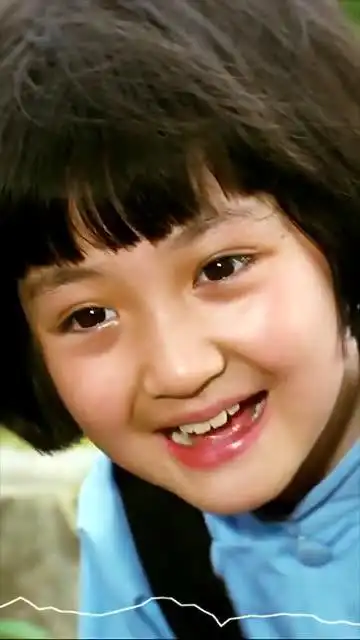 城南旧事里的英子也太招人喜欢了吧眼里都是戏