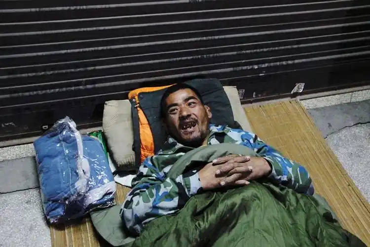 东莞流浪汉的冬天