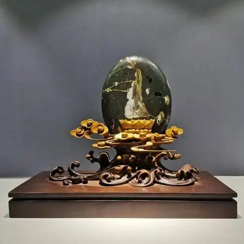 荷花石《观音》