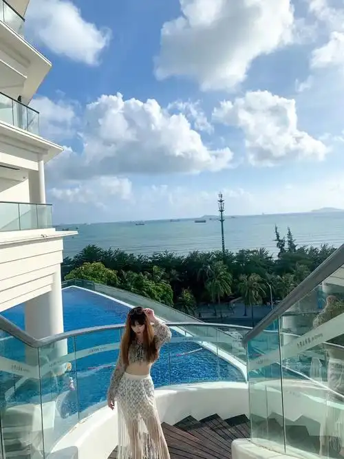 三亚洛克铂金海景酒店网红楼梯