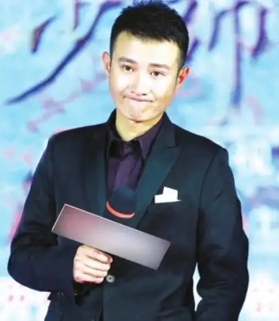 【图】文章生活照帅气十足 近日宣传新片上演"哭戏"