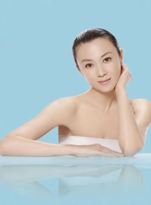 傅艺伟吸毒前美照傅艺伟吸毒现场被抓照片对于傅艺伟的吸毒,盒子姐