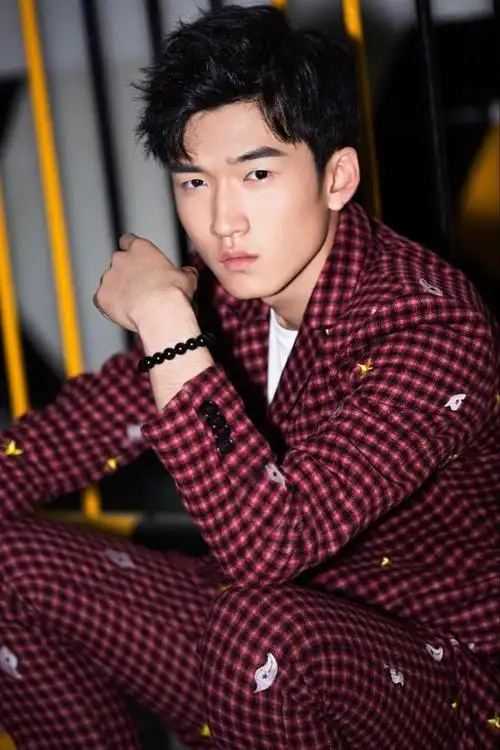 石云鹏亮相九州海上牧云记与窦骁无缝对接