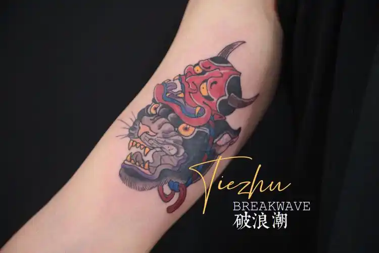 纹身作品般若面具黑豹遮盖汉字纹身