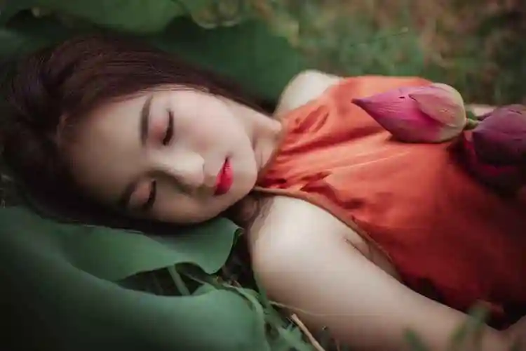 在中年男人眼里,真正有吸引力的,是有这几种特质的女人