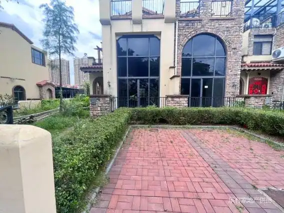 富力湾(别墅) 带电梯 满五   环境好 南向采光好 密度低