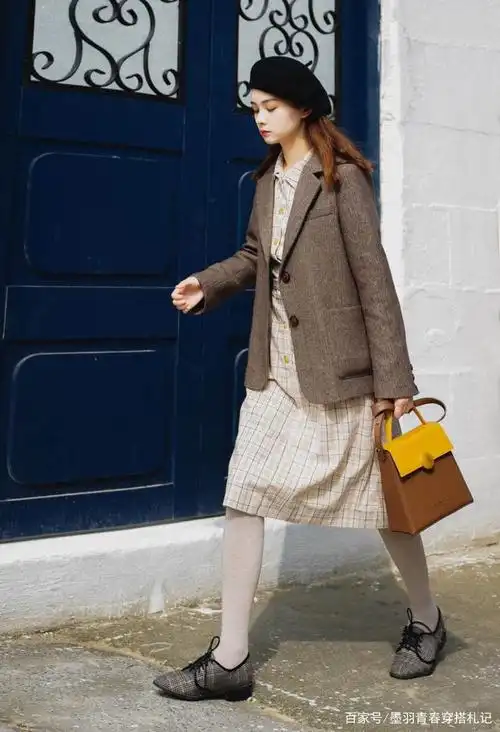 小个子真该尝试一下英伦复古风,洋气时髦不挑人,谁穿谁美