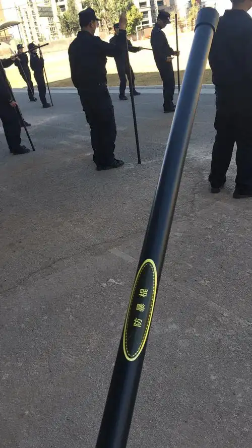 警械使用——防暴棍,伸缩警棍,催泪喷射剂的使用,使大家体会到苦练