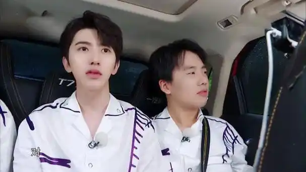 郭麒麟回归奔跑吧蔡徐坤拥抱欢迎可粉丝们并不开心