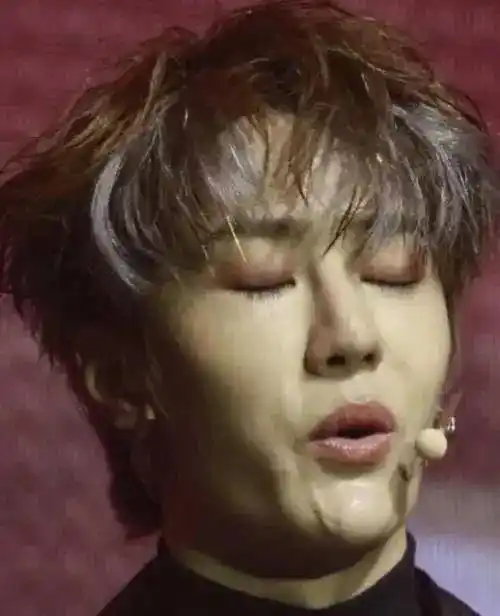 王一博离开了百万打光师,面色憔悴法令纹太深,粉丝看完纷纷取关_大图